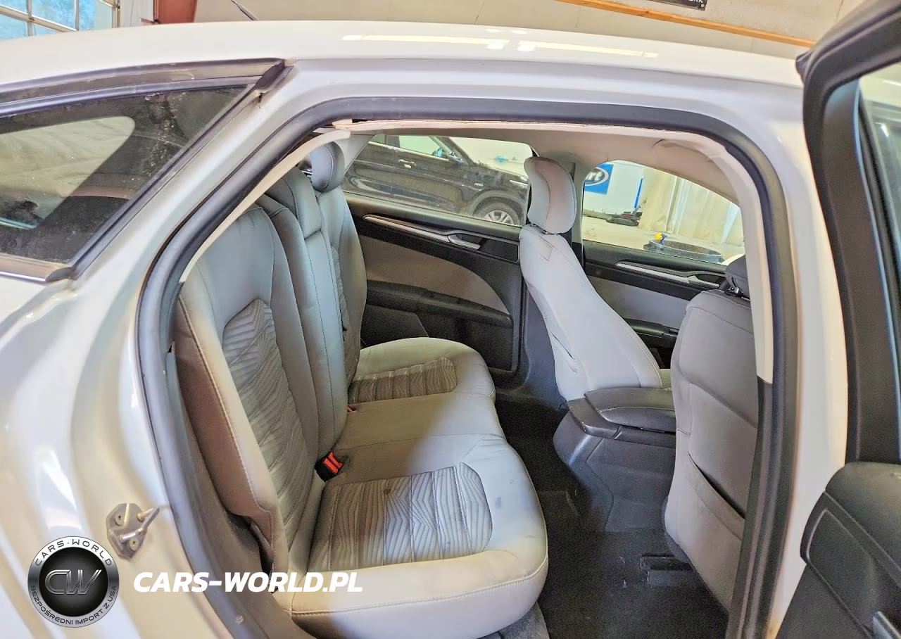 2016 Ford Fusion VIN:3FA6E0G77GR221233 - 10