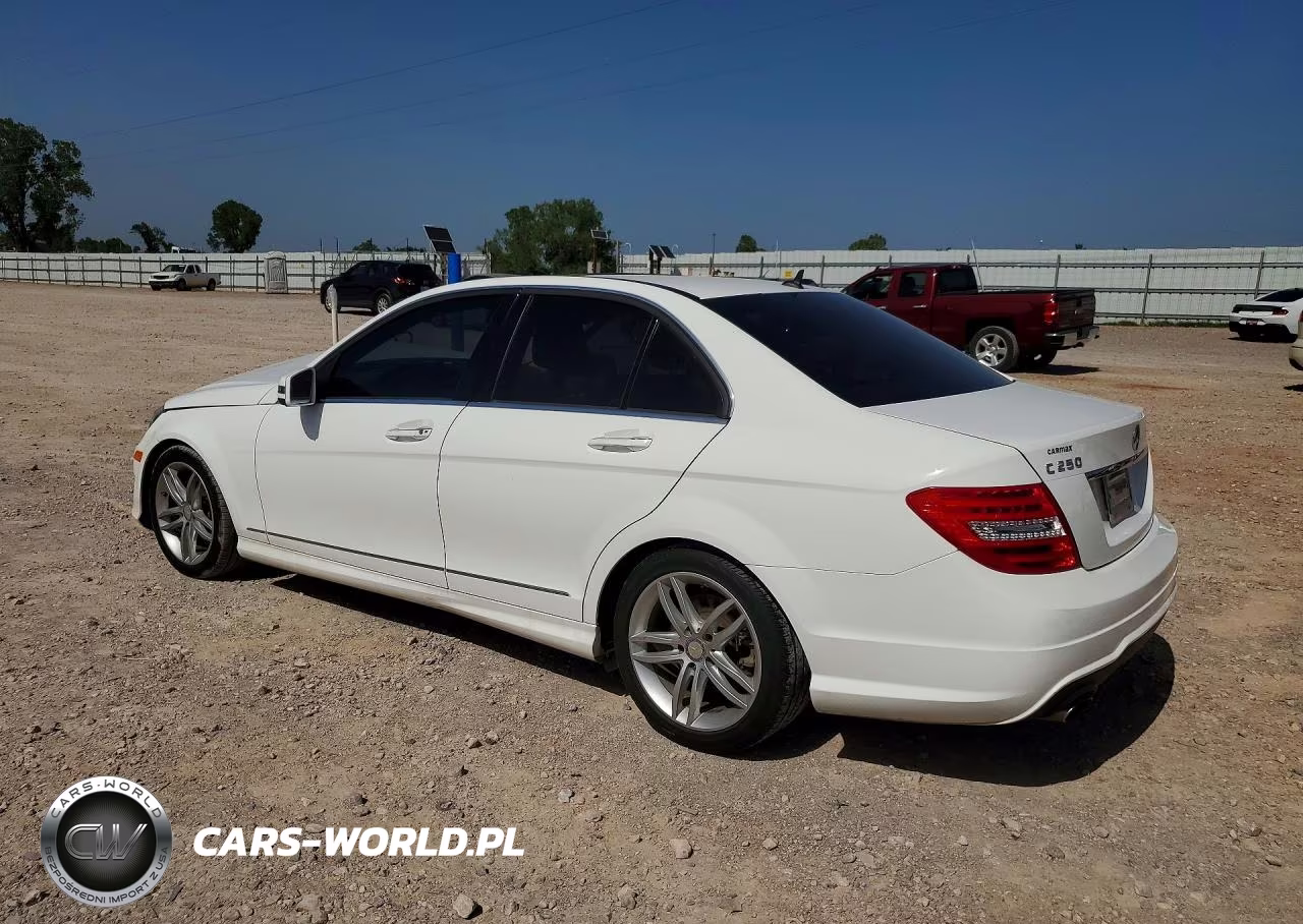 2014 Mercedes-Benz C 250 VIN:WDDGF4HB5ER318103 - 2