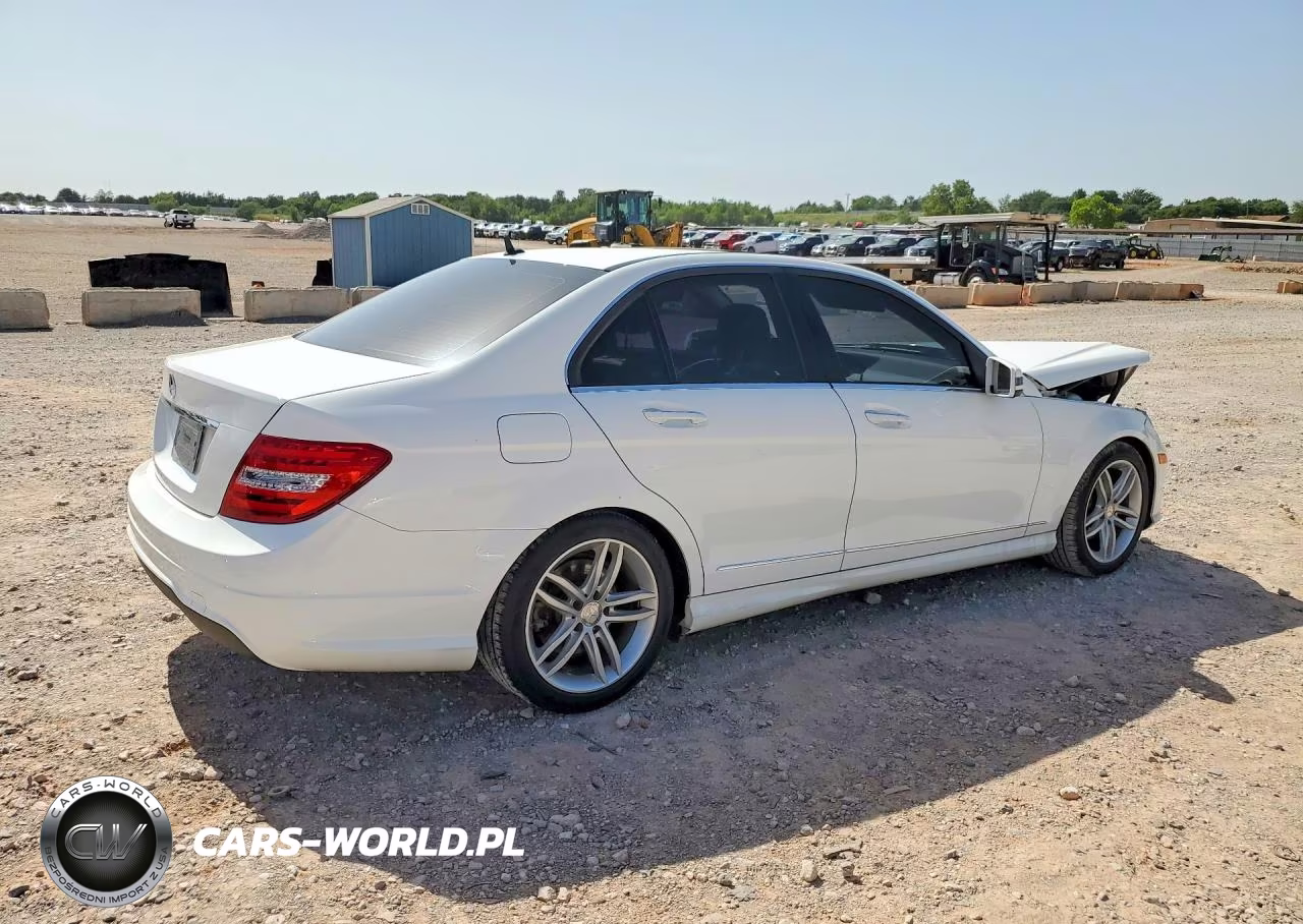 2014 Mercedes-Benz C 250 VIN:WDDGF4HB5ER318103 - 3
