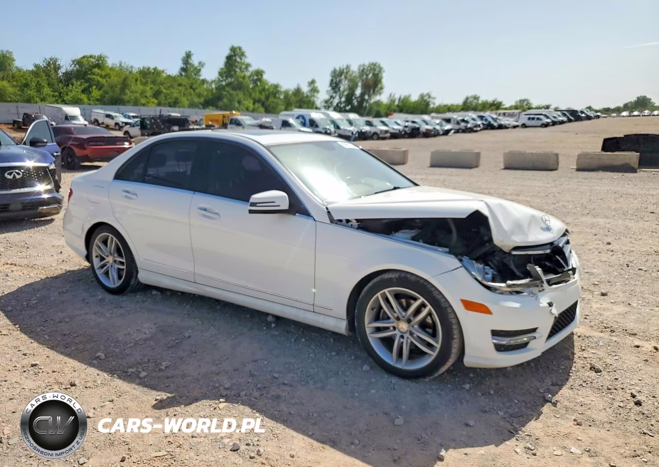 2014 Mercedes-Benz C 250 VIN:WDDGF4HB5ER318103 - 4