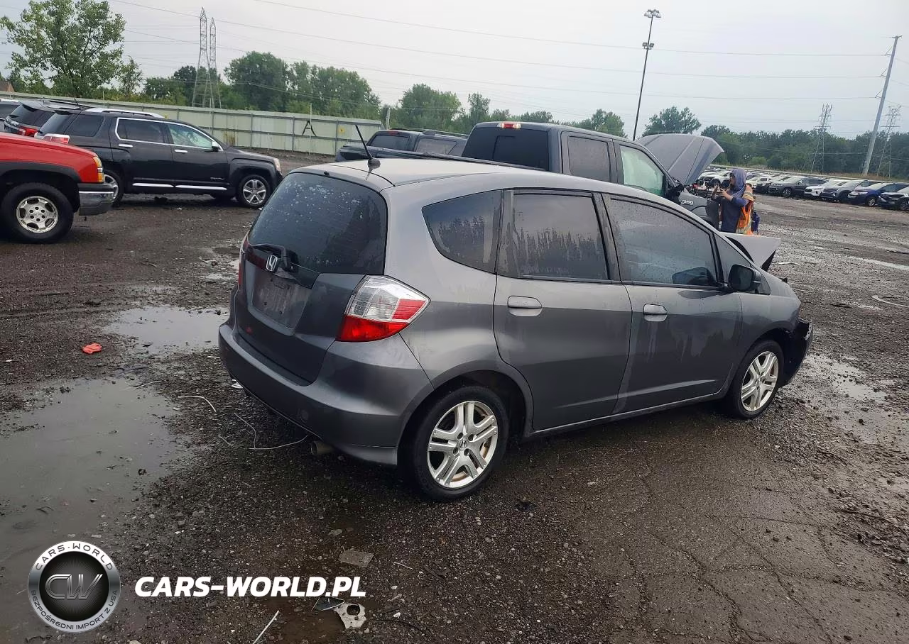 2012 Honda Fit VIN:JHMGE8H3XCC039676 - 3