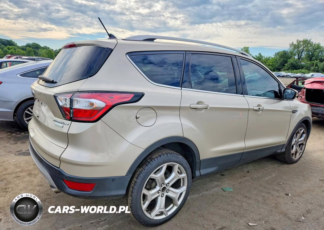 2018 Ford Escape Titanium VIN:1FMCU0J98JUA54652 - 3