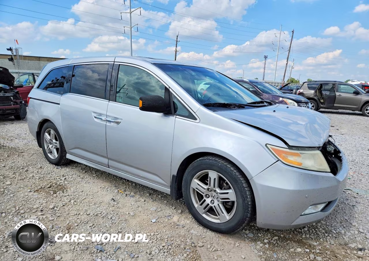 2012 Honda Odyssey Touring VIN:5FNRL5H93CB092077 - 4
