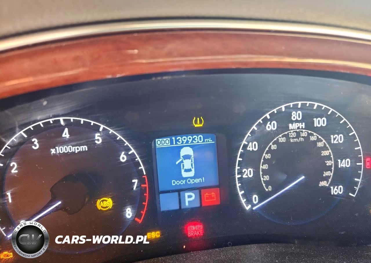 2012 Hyundai Genesis 3.8L VIN:KMHGC4DD0CU191390 - 9