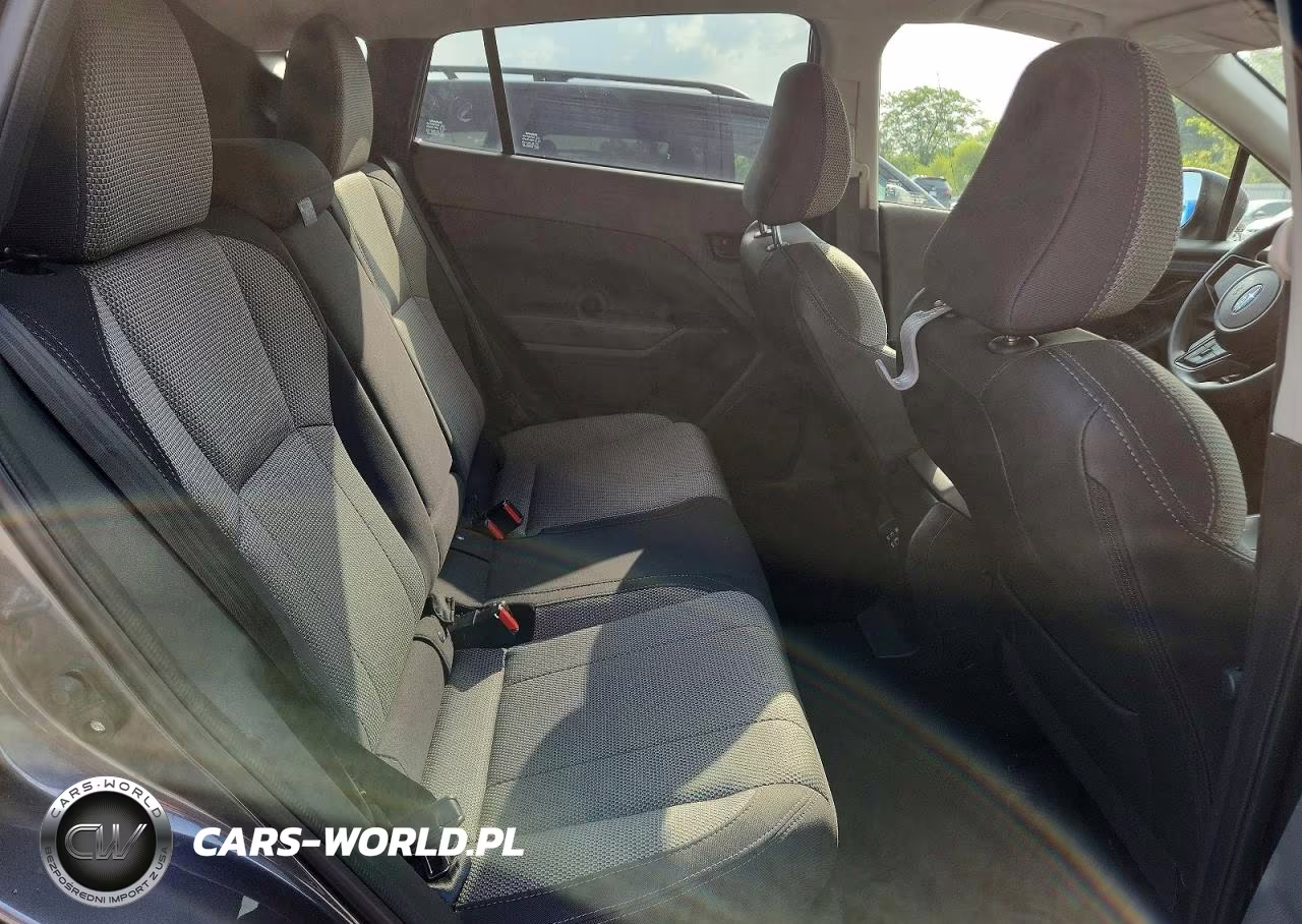 2024 Subaru Crosstrek Premium VIN:JF2GUADC3R8258199 - 11