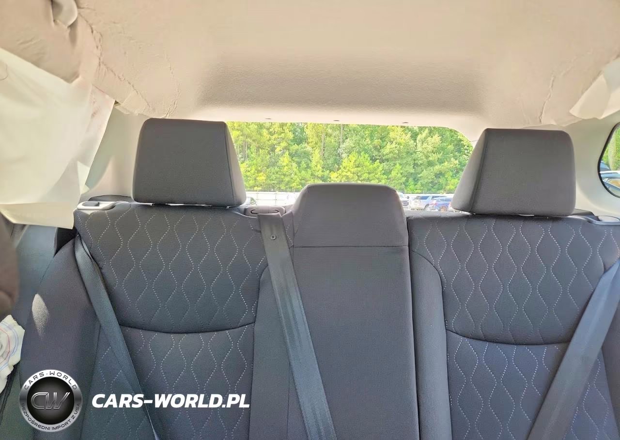 2025 Toyota Corolla Cross Le VIN:7MUCAAAG3SV138620 - 10