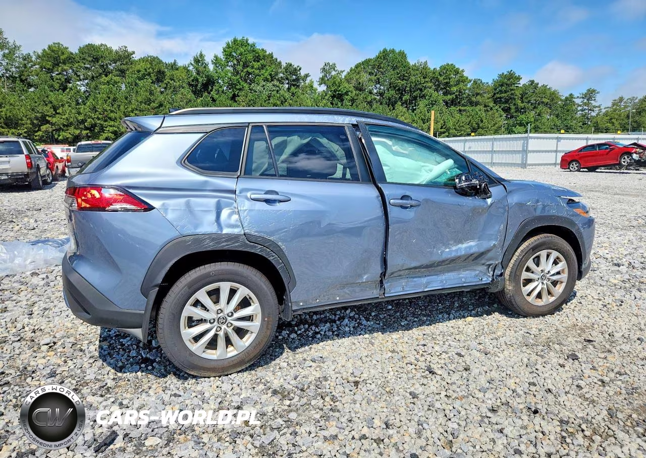 2025 Toyota Corolla Cross Le VIN:7MUCAAAG3SV138620 - 3