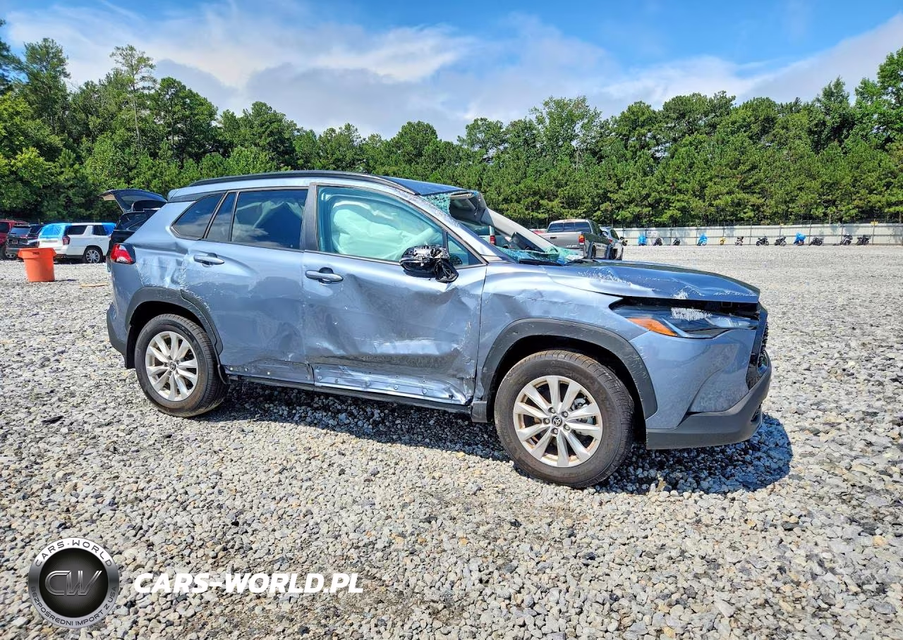 2025 Toyota Corolla Cross Le VIN:7MUCAAAG3SV138620 - 4