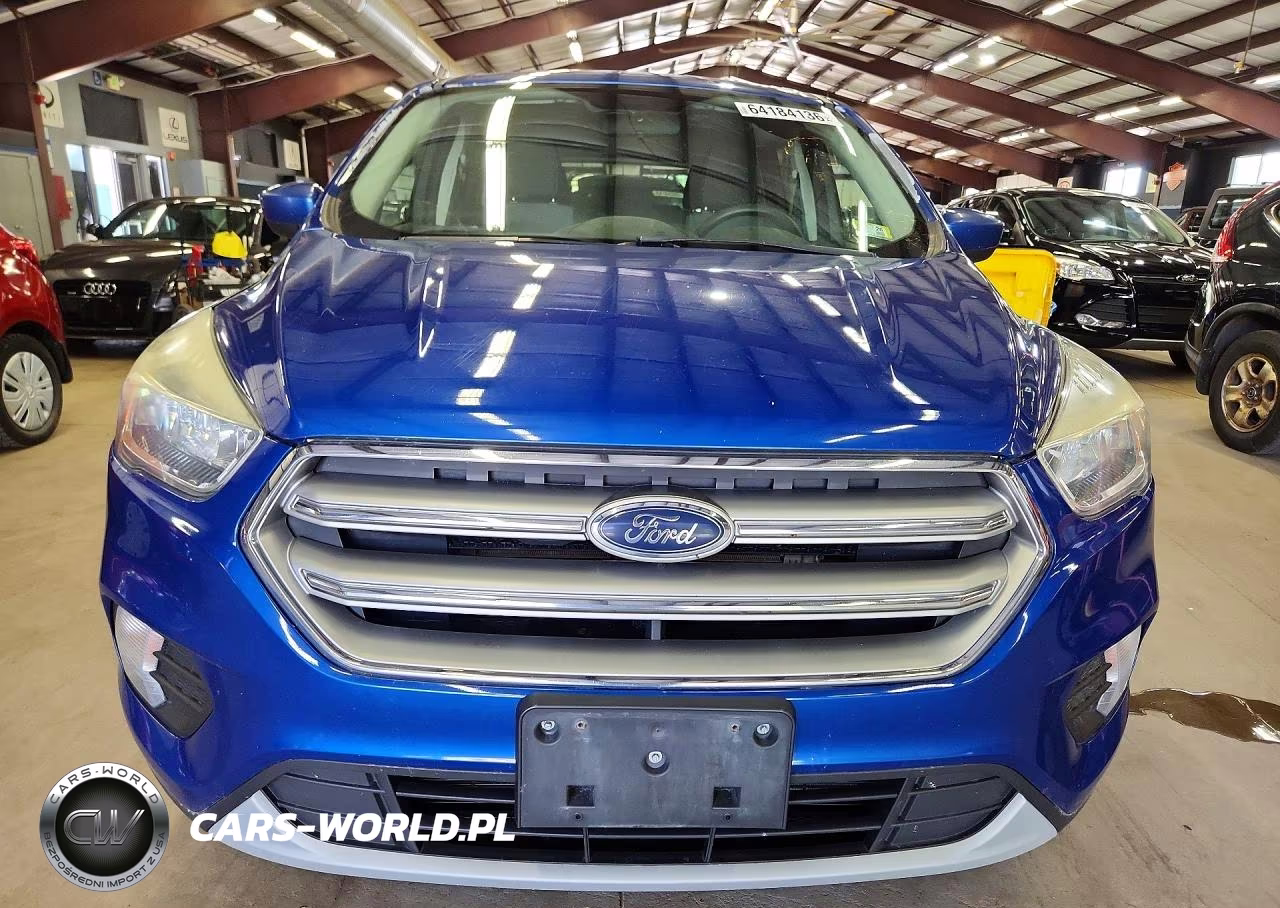 2017 Ford Escape Se VIN:1FMCU9GD7HUE61419 - 5