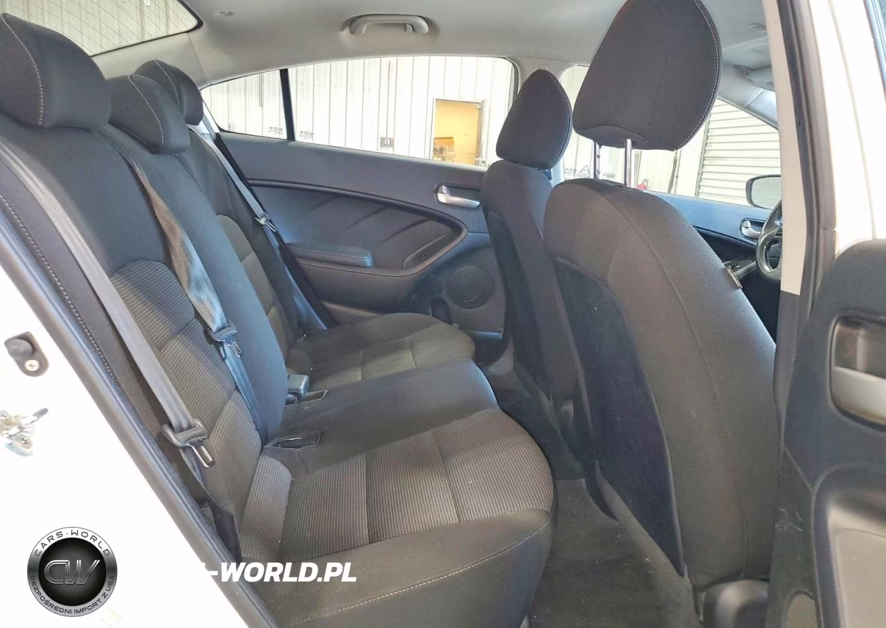 2018 Kia Forte Lx VIN:3KPFK4A72JE205626 - 10