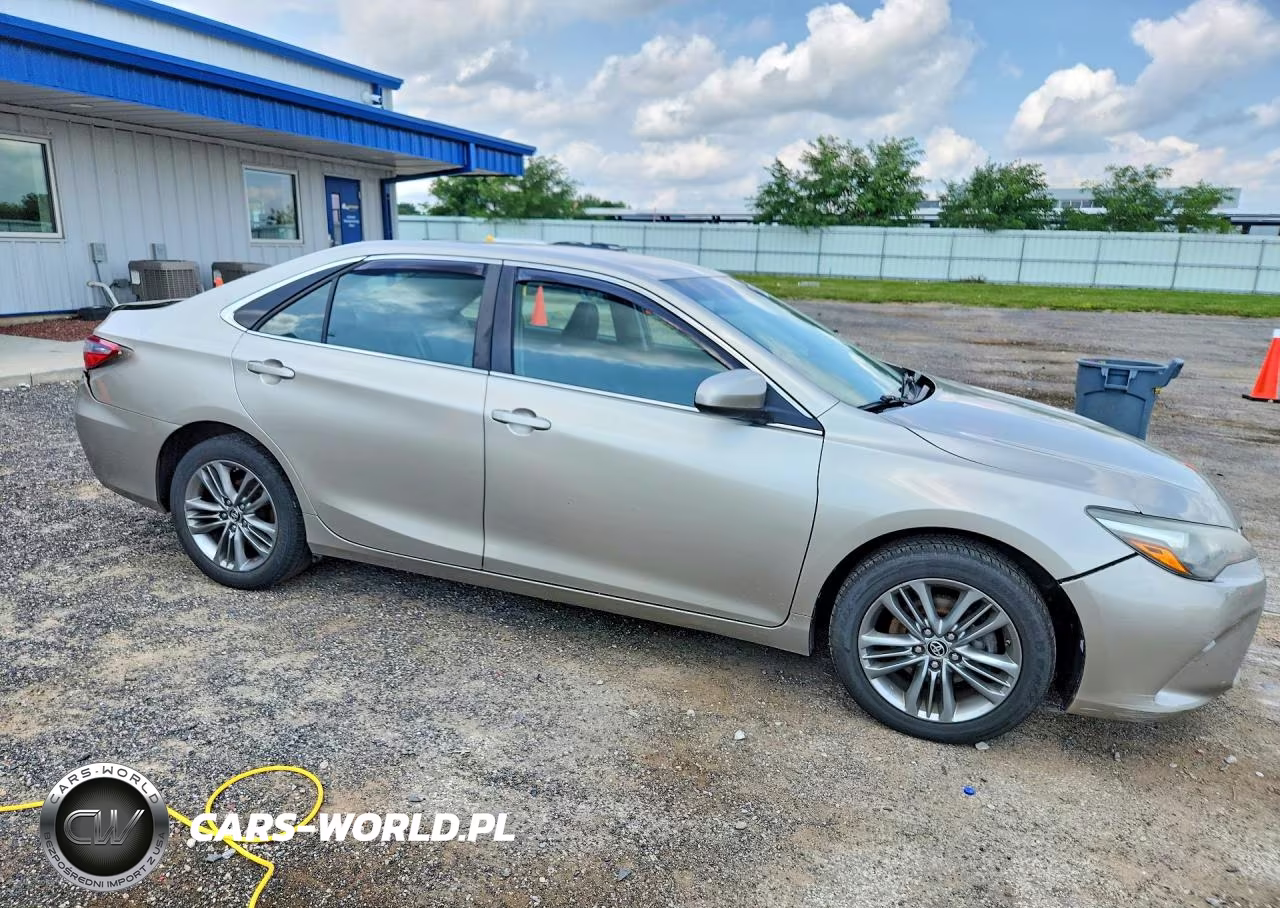 2016 Toyota Camry Se VIN:4T1BF1FK4GU143084 - 4