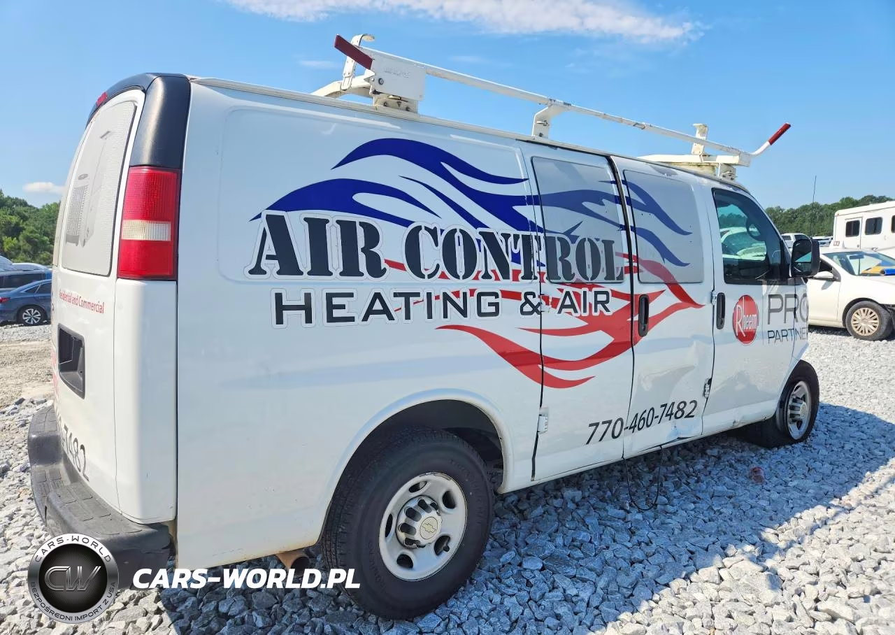 2011 Chevrolet Express G2500 VIN:1GCWGFBA2B1107045 - 3
