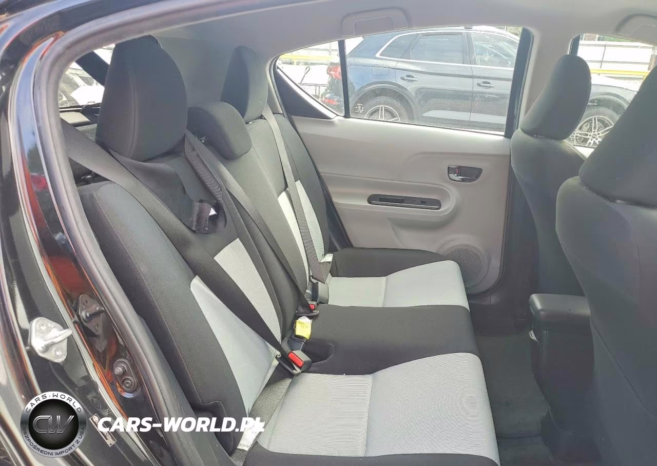 2012 Toyota Prius C Three VIN:JTDKDTB3XC1026660 - 10