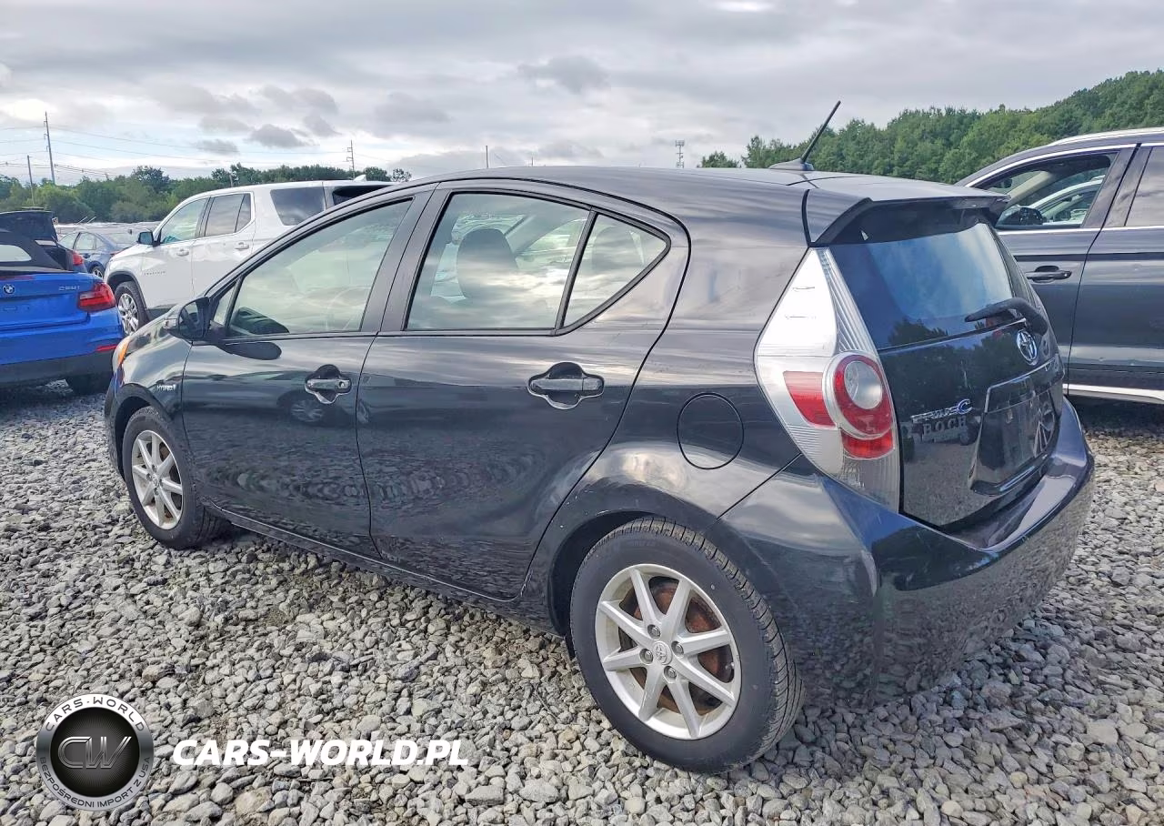 2012 Toyota Prius C Three VIN:JTDKDTB3XC1026660 - 2