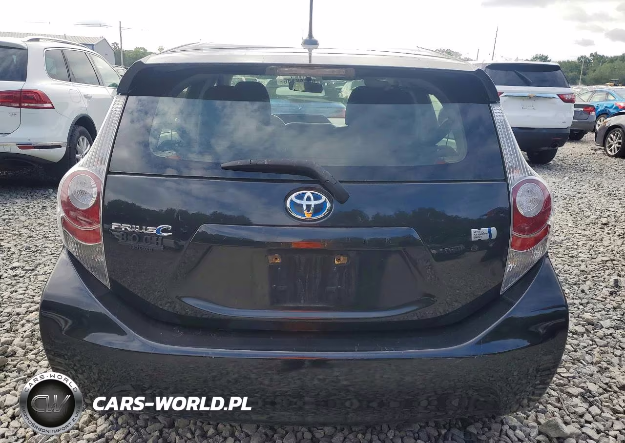 2012 Toyota Prius C Three VIN:JTDKDTB3XC1026660 - 6