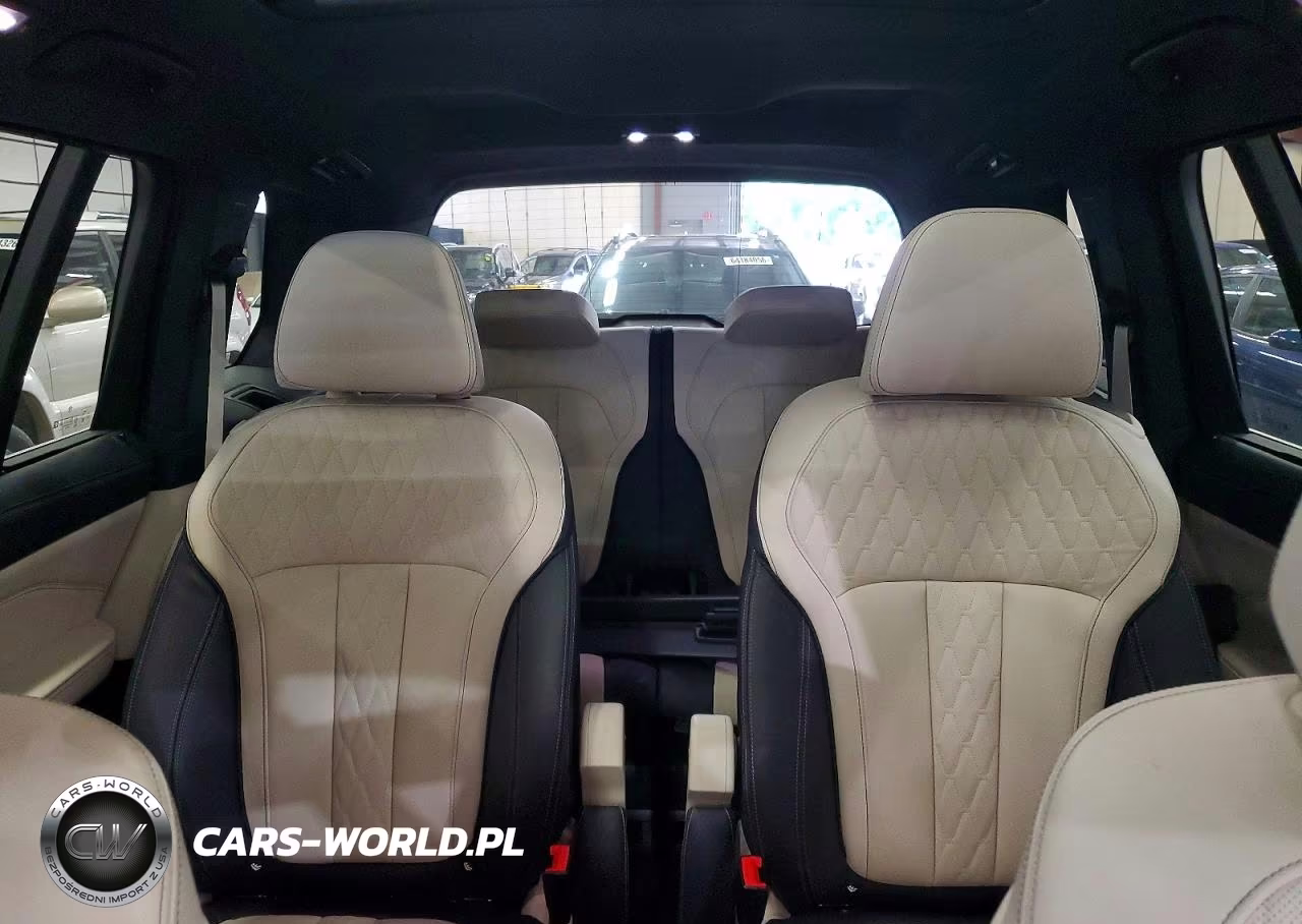 2019 BMW X7 xDrive50I VIN:5UXCX4C58KLB39979 - 10