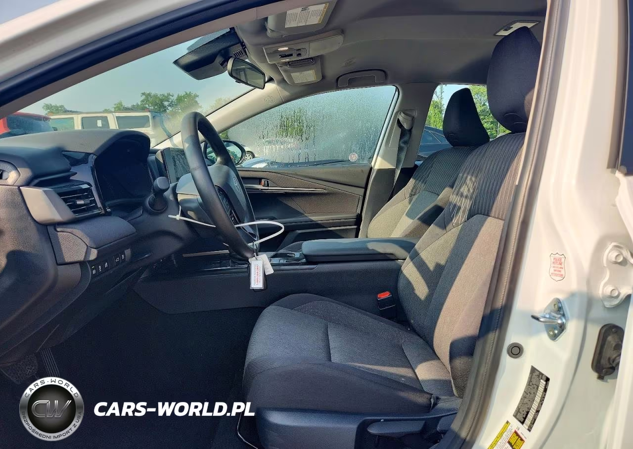 2026 Toyota Camry Le VIN:4T1DAACK1TU722877 - 7
