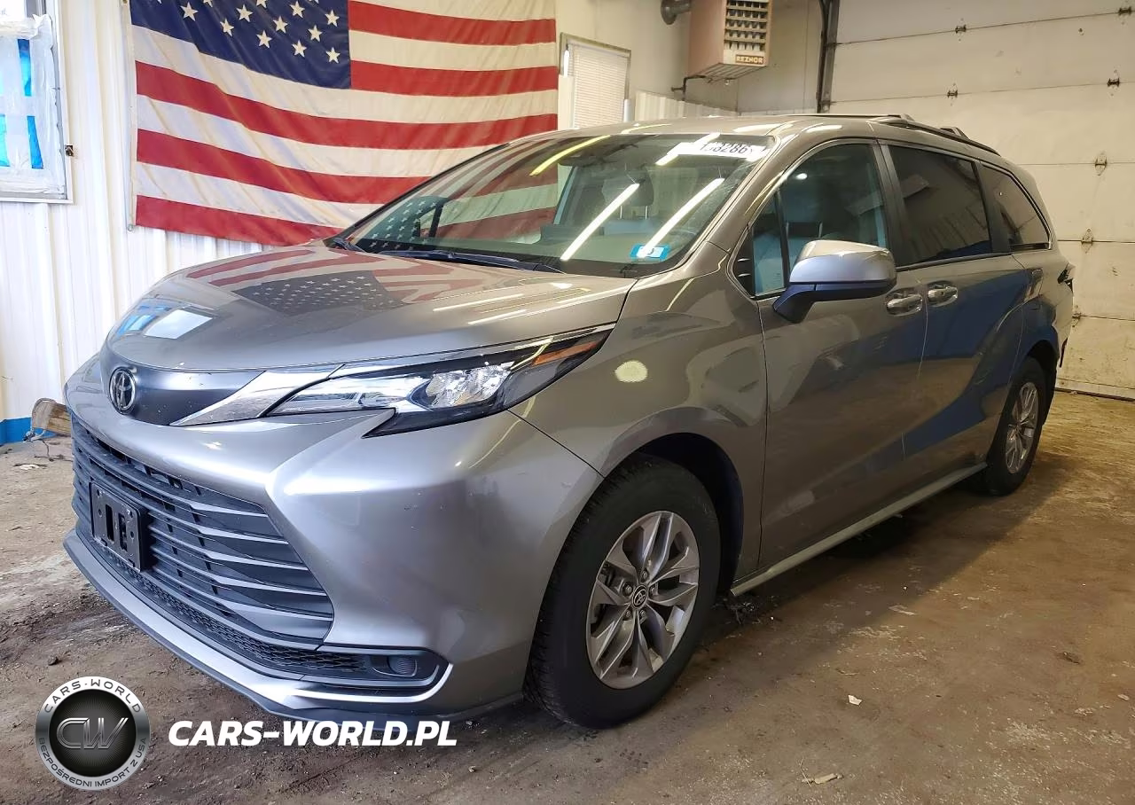 2026 Toyota Sienna Le