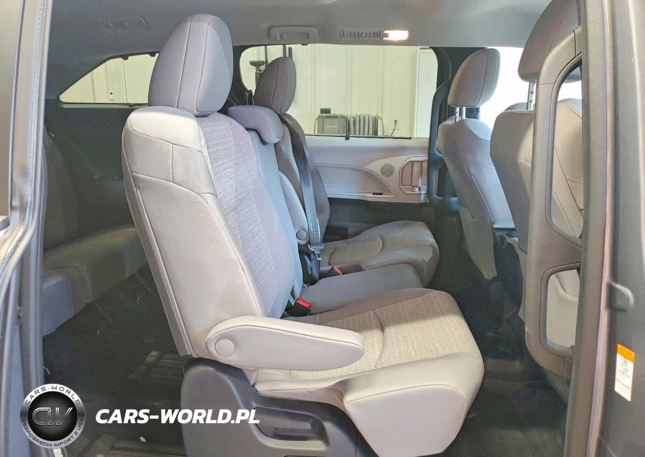 2026 Toyota Sienna Le VIN:5TDKSKFC6TS240493 - 11