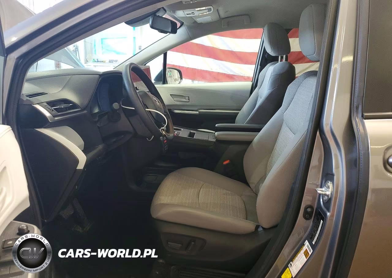 2026 Toyota Sienna Le VIN:5TDKSKFC6TS240493 - 7