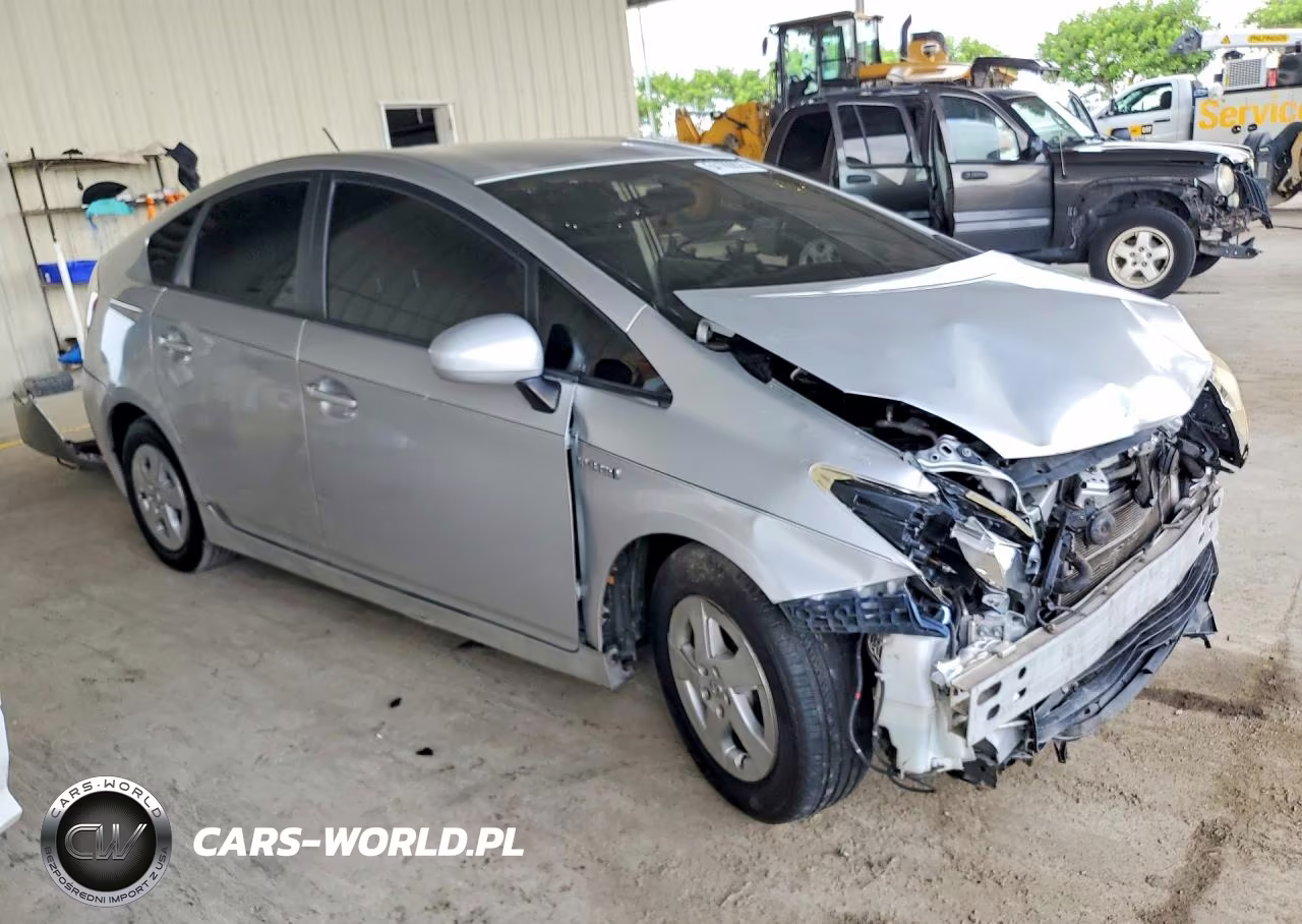 2011 Toyota Prius Three VIN:JTDKN3DU8B0268919 - 4