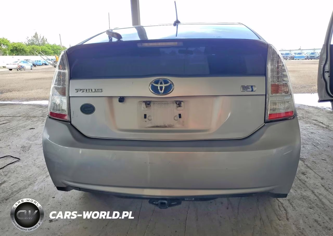 2011 Toyota Prius Three VIN:JTDKN3DU8B0268919 - 6
