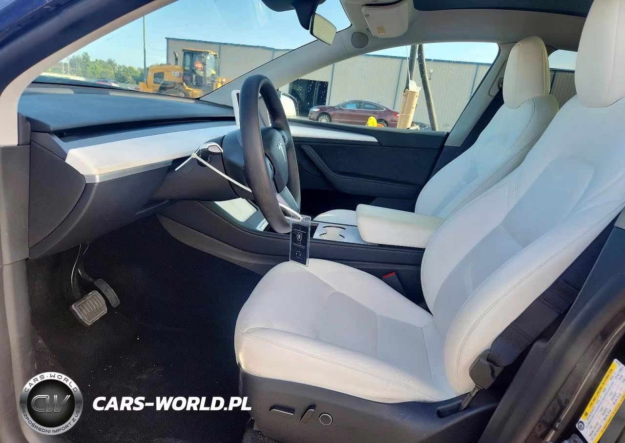2024 Tesla Model Y VIN:7SAYGDED3RA327010 - 7
