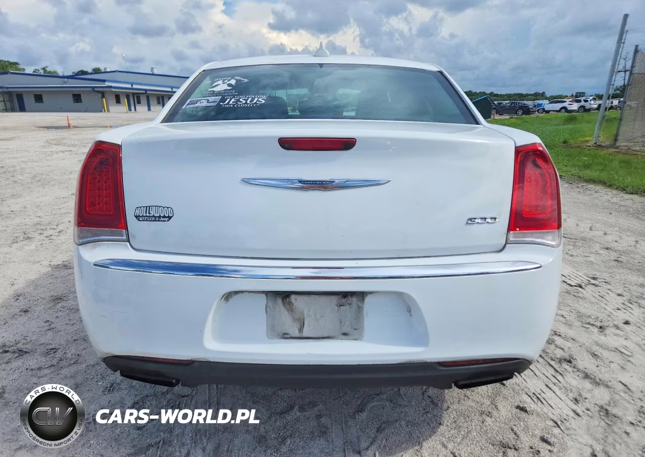 2016 Chrysler 300 Limited VIN:2C3CCAAG7GH328998 - 6