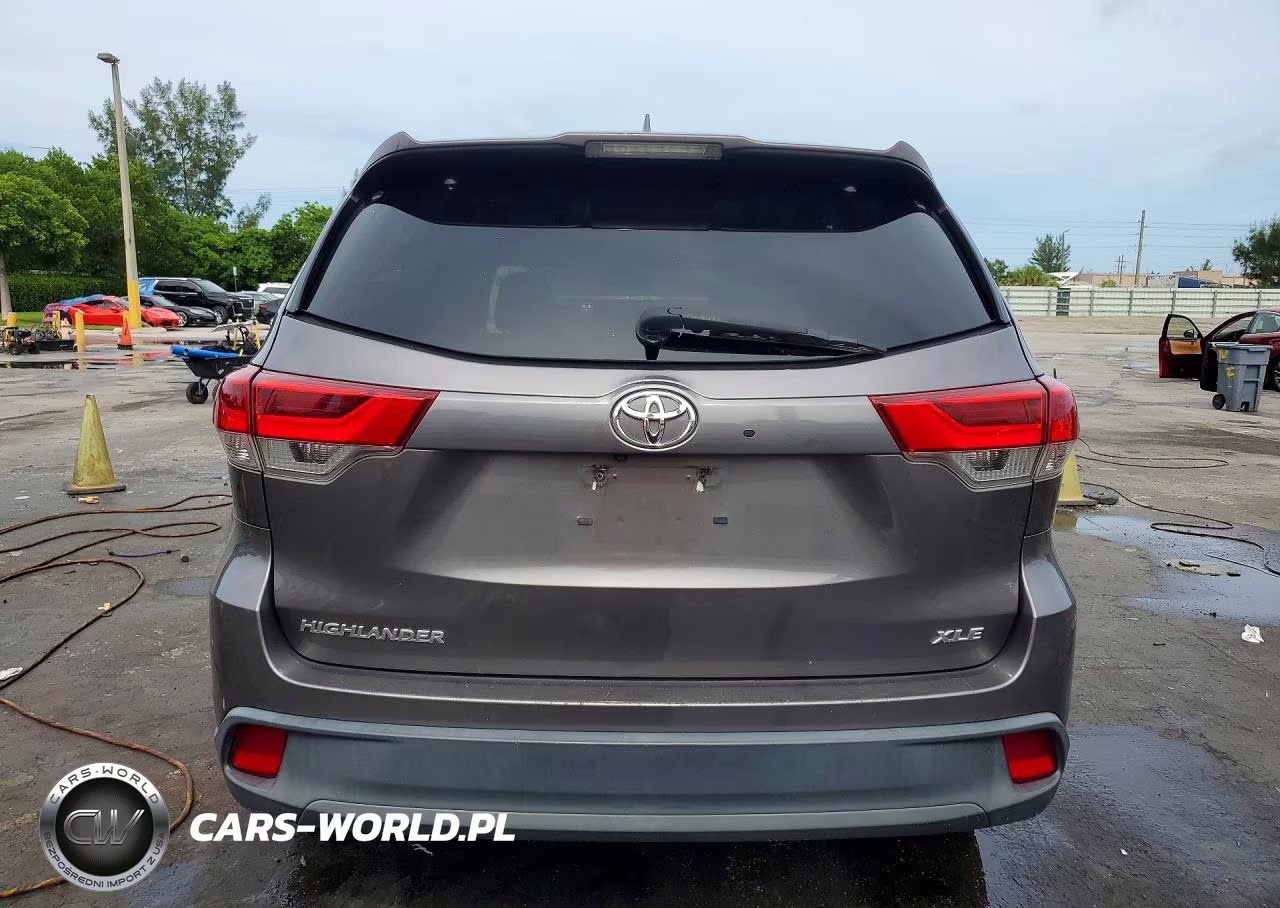 2019 Toyota Highlander Xle VIN:5TDKZRFHXKS557062 - 6