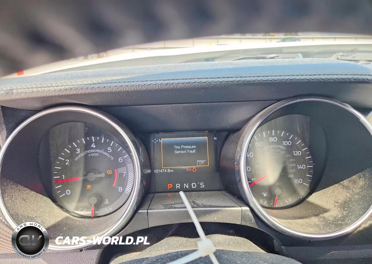 2018 Ford Mustang VIN:1FA6P8TH3J5106426 - 9