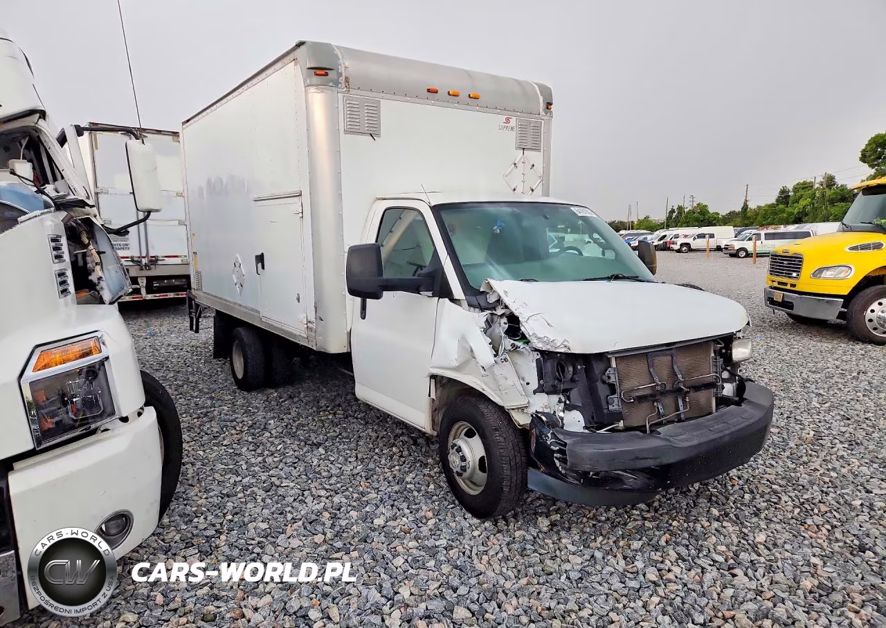 2017 Chevrolet Express G3500 VIN:1GB3GSCG4H1158803 - 4