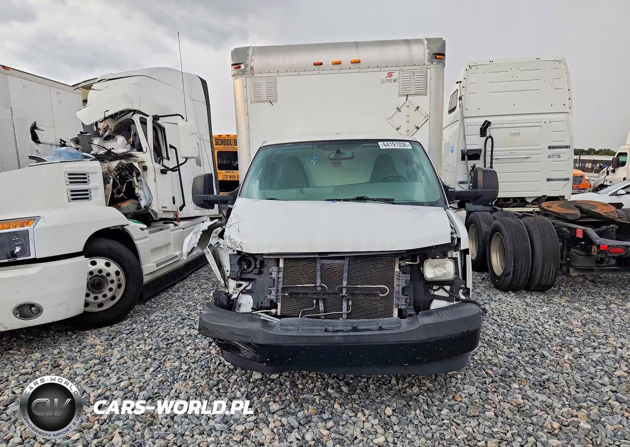 2017 Chevrolet Express G3500 VIN:1GB3GSCG4H1158803 - 5