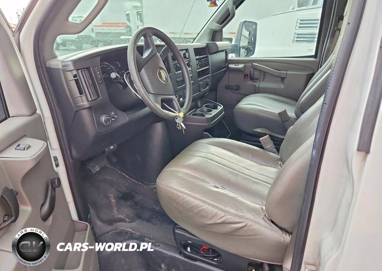 2017 Chevrolet Express G3500 VIN:1GB3GSCG4H1158803 - 7