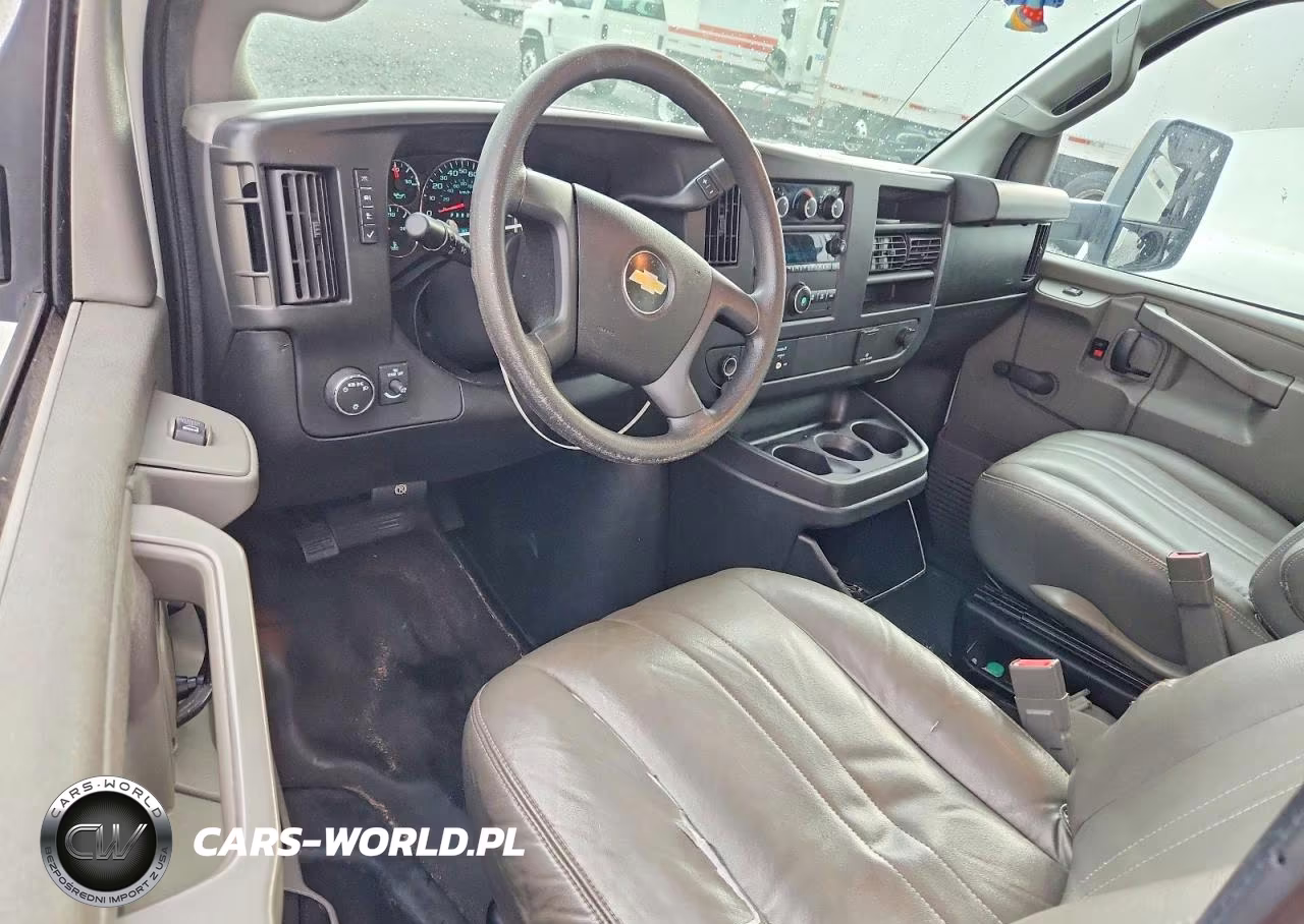 2017 Chevrolet Express G3500 VIN:1GB3GSCG4H1158803 - 8