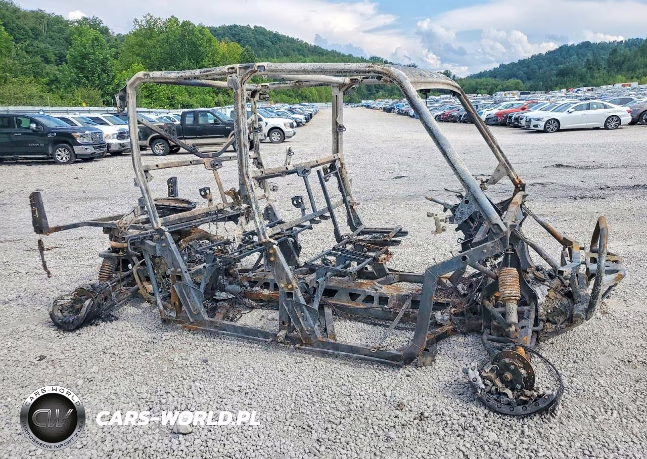 2025 Can-Am Defender Utility Vehicle VIN:3JBUUAX47SK020264 - 9