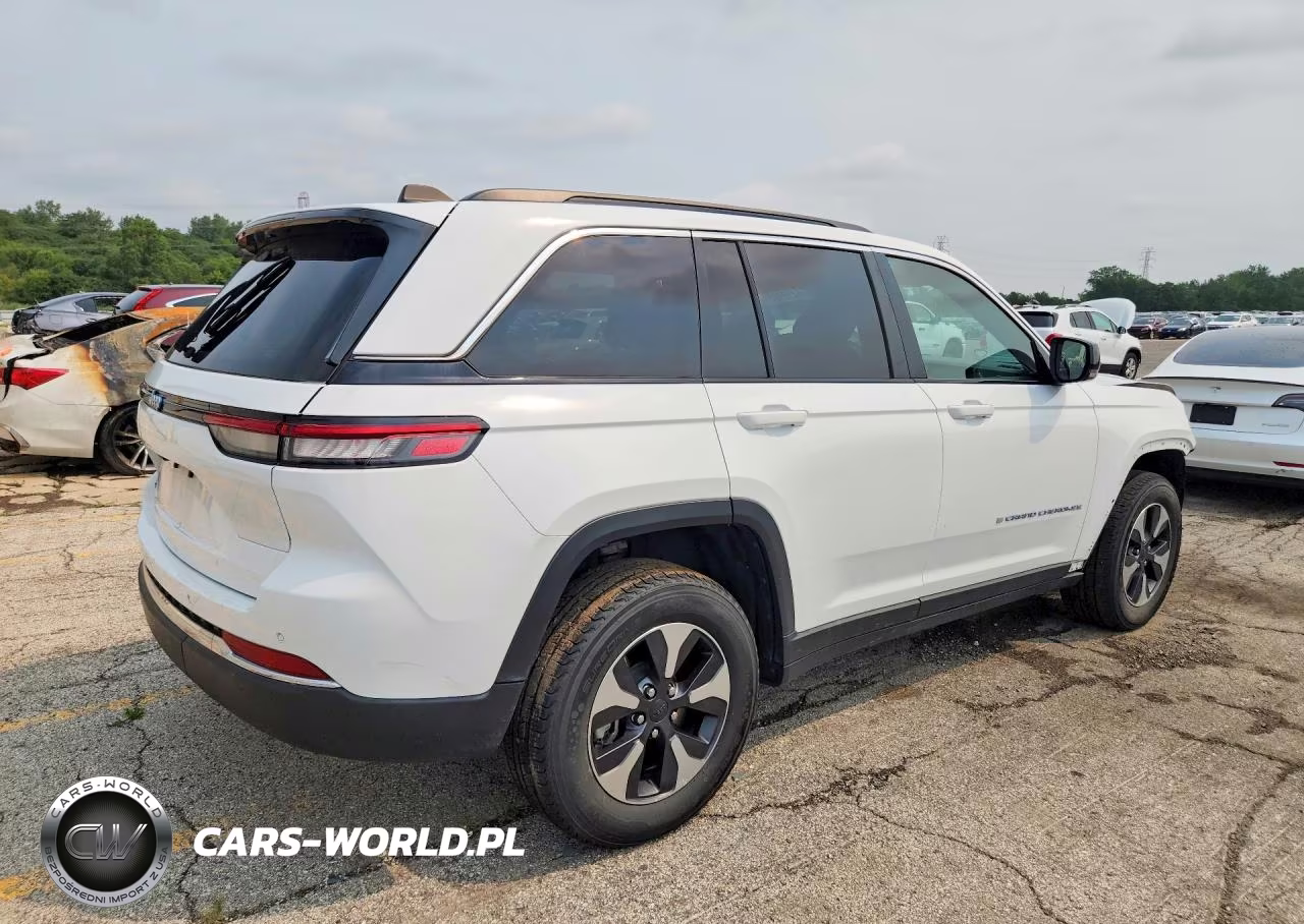 2024 Jeep Grand Cherokee Limited 4Xe VIN:1C4RJYB68RC142757 - 3