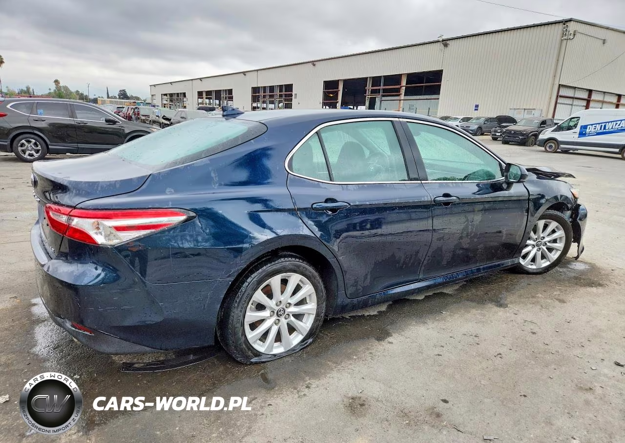 2019 Toyota Camry Le VIN:4T1B11HK3KU288976 - 3