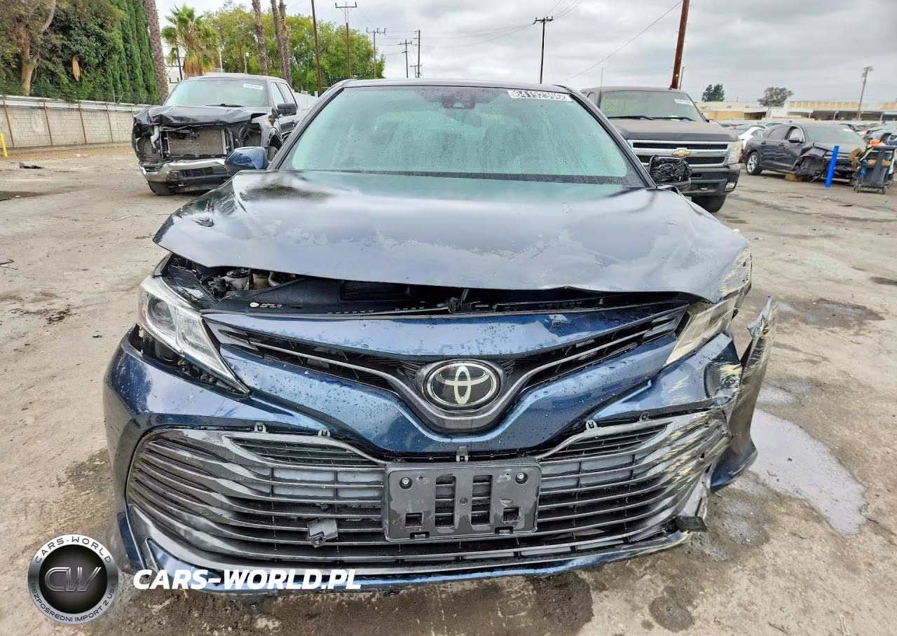2019 Toyota Camry Le VIN:4T1B11HK3KU288976 - 5
