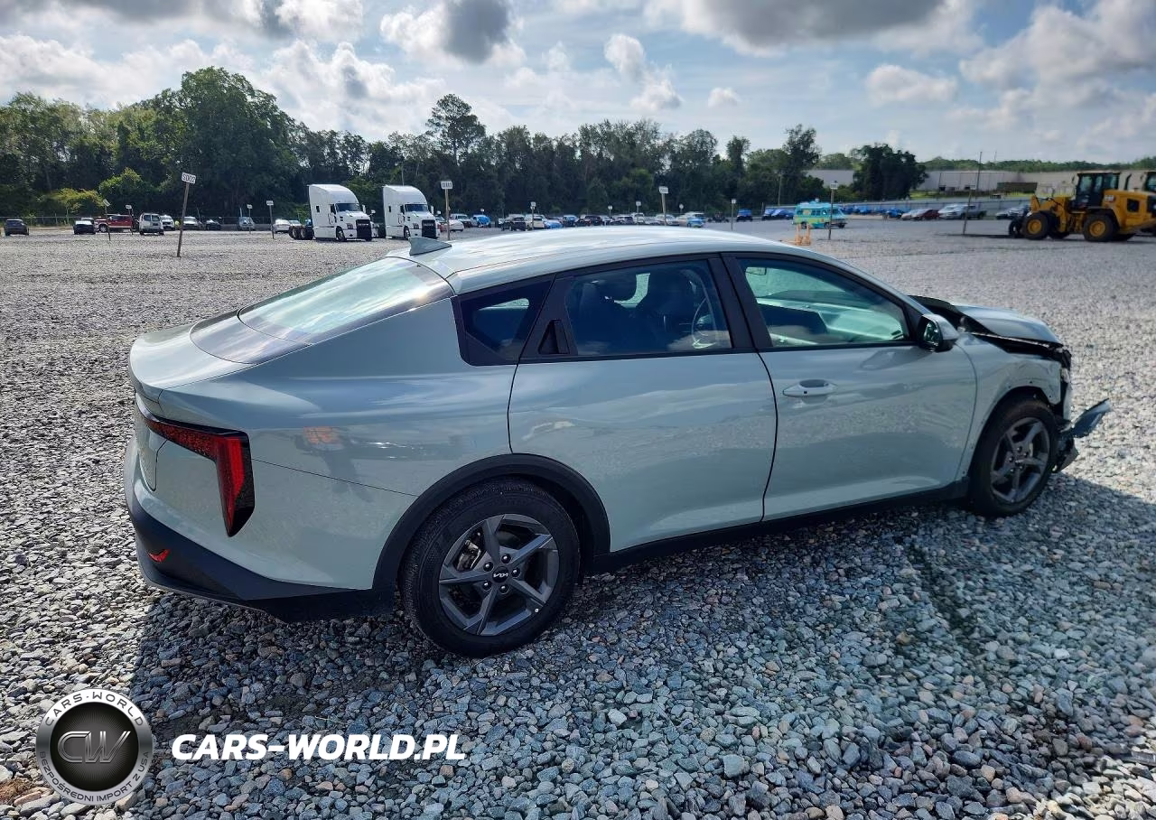 2025 Kia K4 Lxs VIN:3KPFT4DE6SE074984 - 3