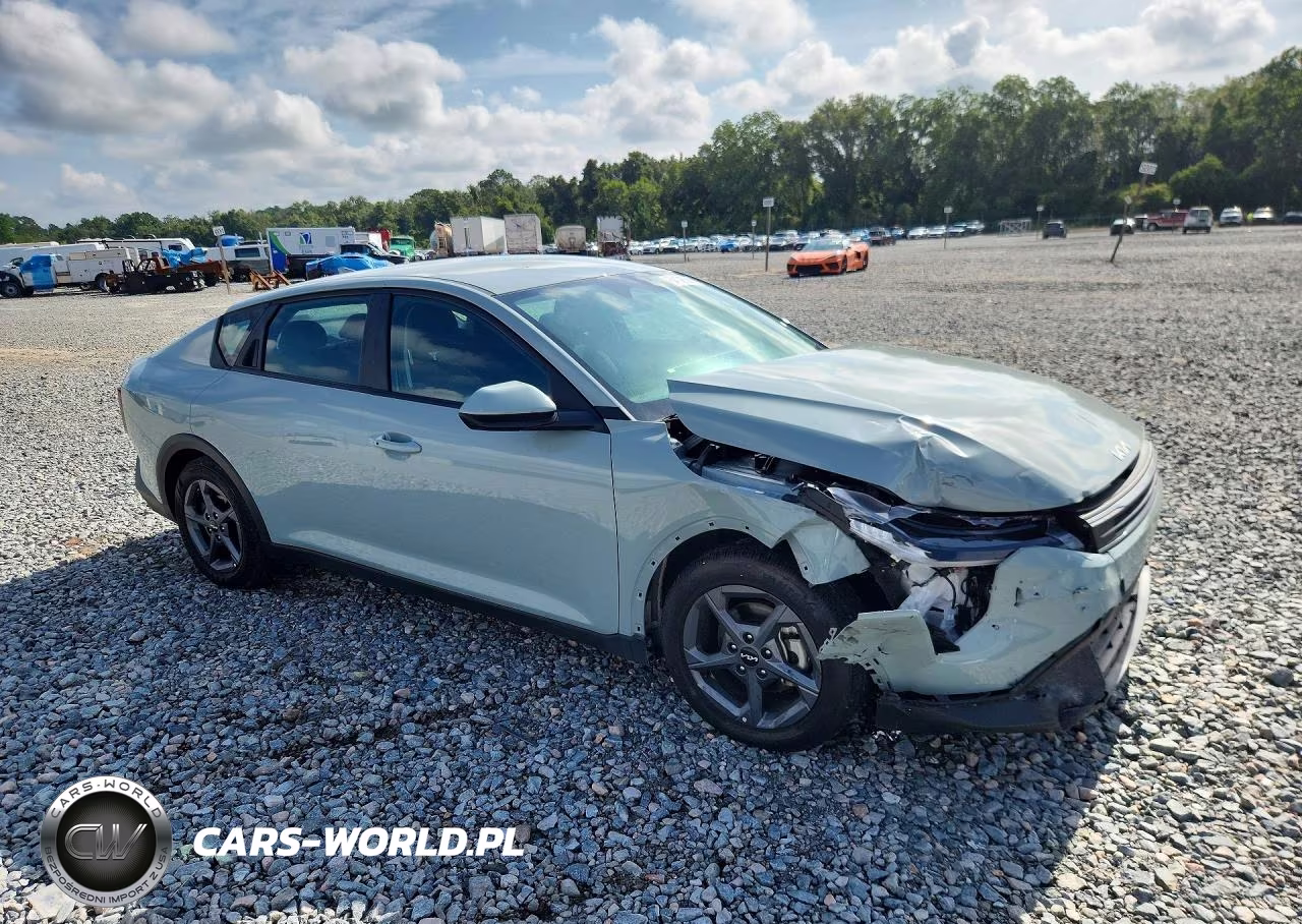 2025 Kia K4 Lxs VIN:3KPFT4DE6SE074984 - 4