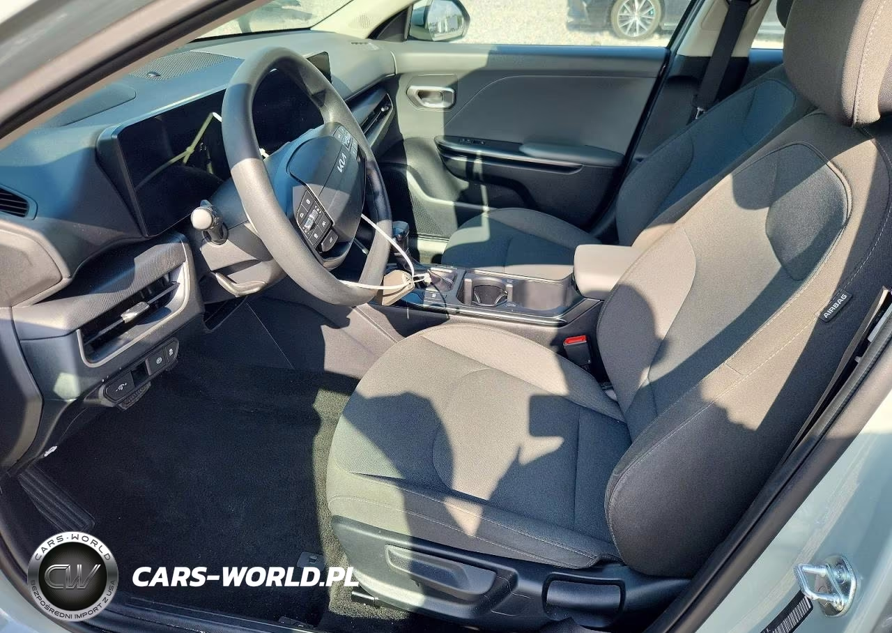 2025 Kia K4 Lxs VIN:3KPFT4DE6SE074984 - 7