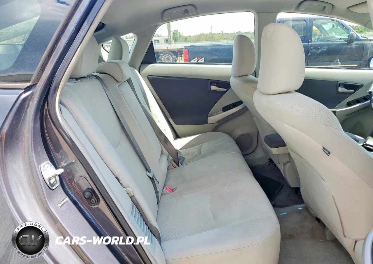 2011 Toyota Prius Two VIN:JTDKN3DU4B5353839 - 10
