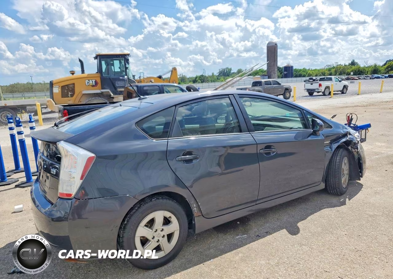 2011 Toyota Prius Two VIN:JTDKN3DU4B5353839 - 3