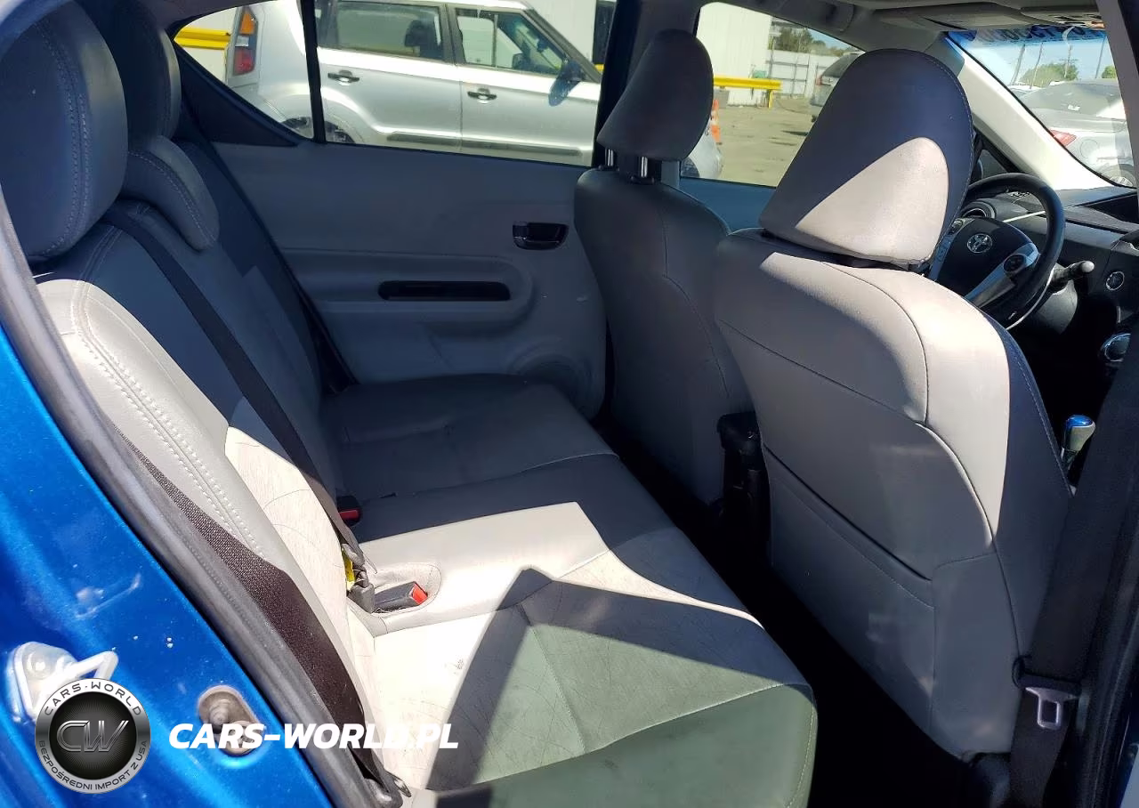 2012 Toyota Prius C Four VIN:JTDKDTB35C1013900 - 10