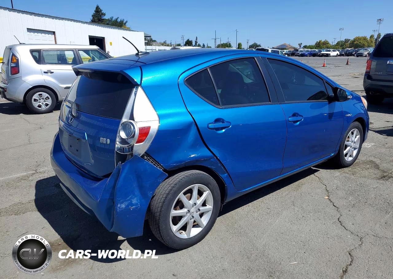 2012 Toyota Prius C Four VIN:JTDKDTB35C1013900 - 3