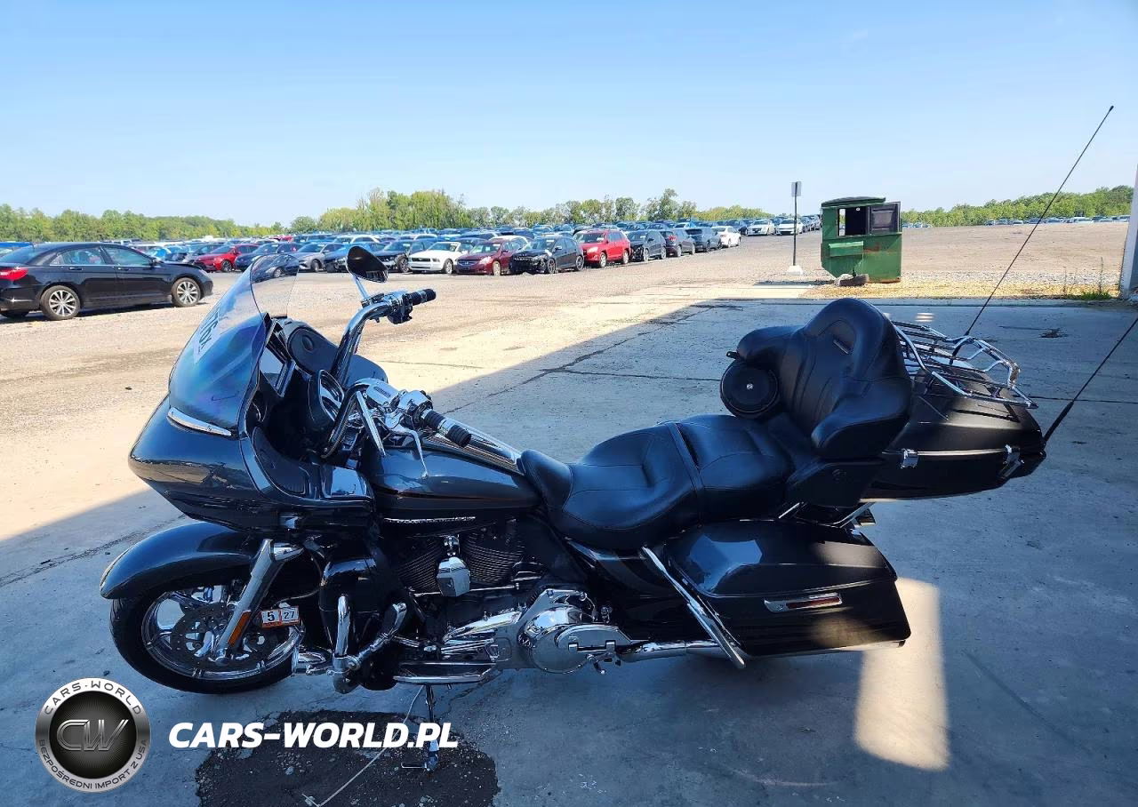 2016 Harley-Davidson Fltruse Cvo Road Glide VIN:1HD1TAN15GB954923 - 3