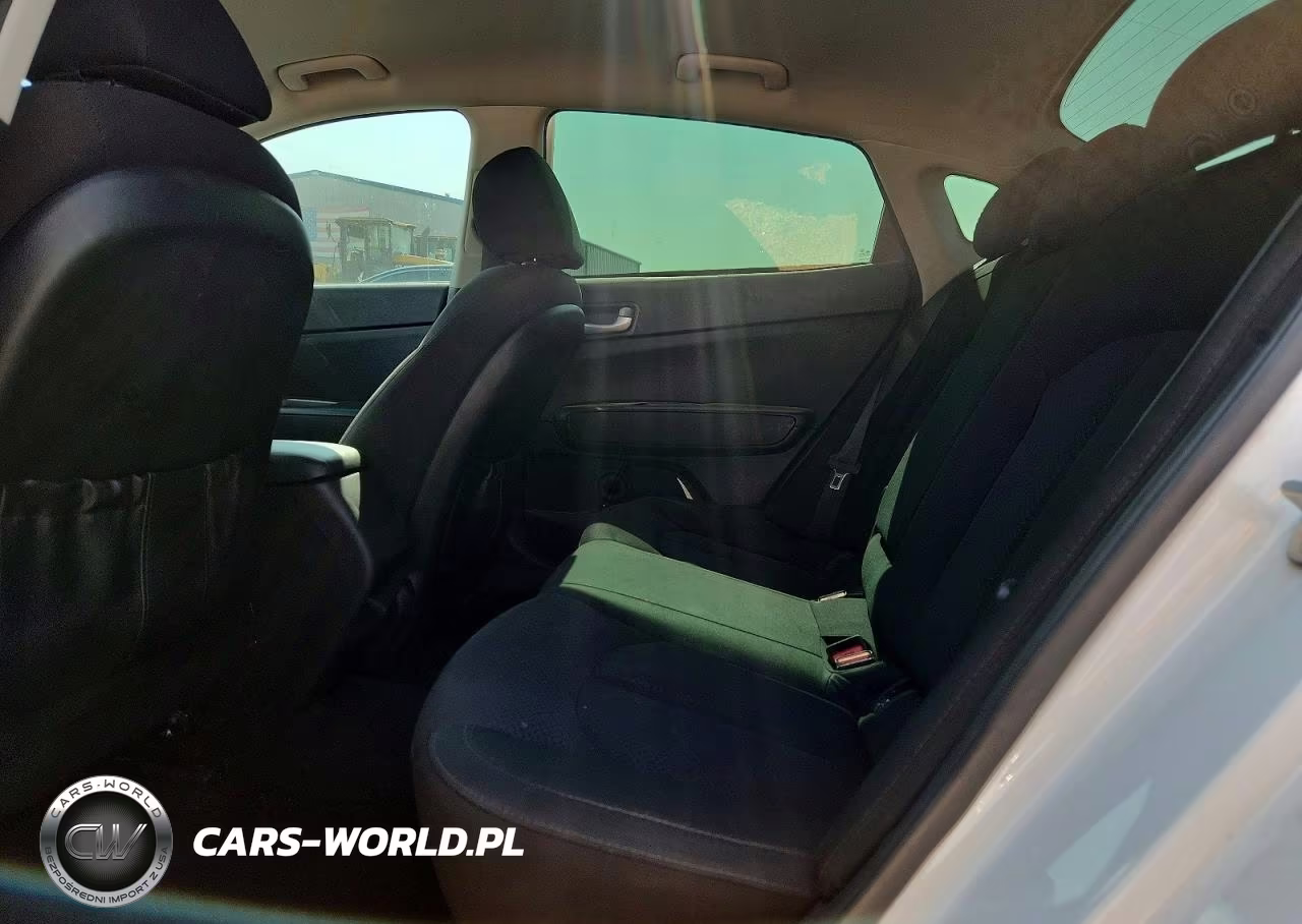 2018 Kia Optima Lx VIN:5XXGT4L33JG220462 - 10
