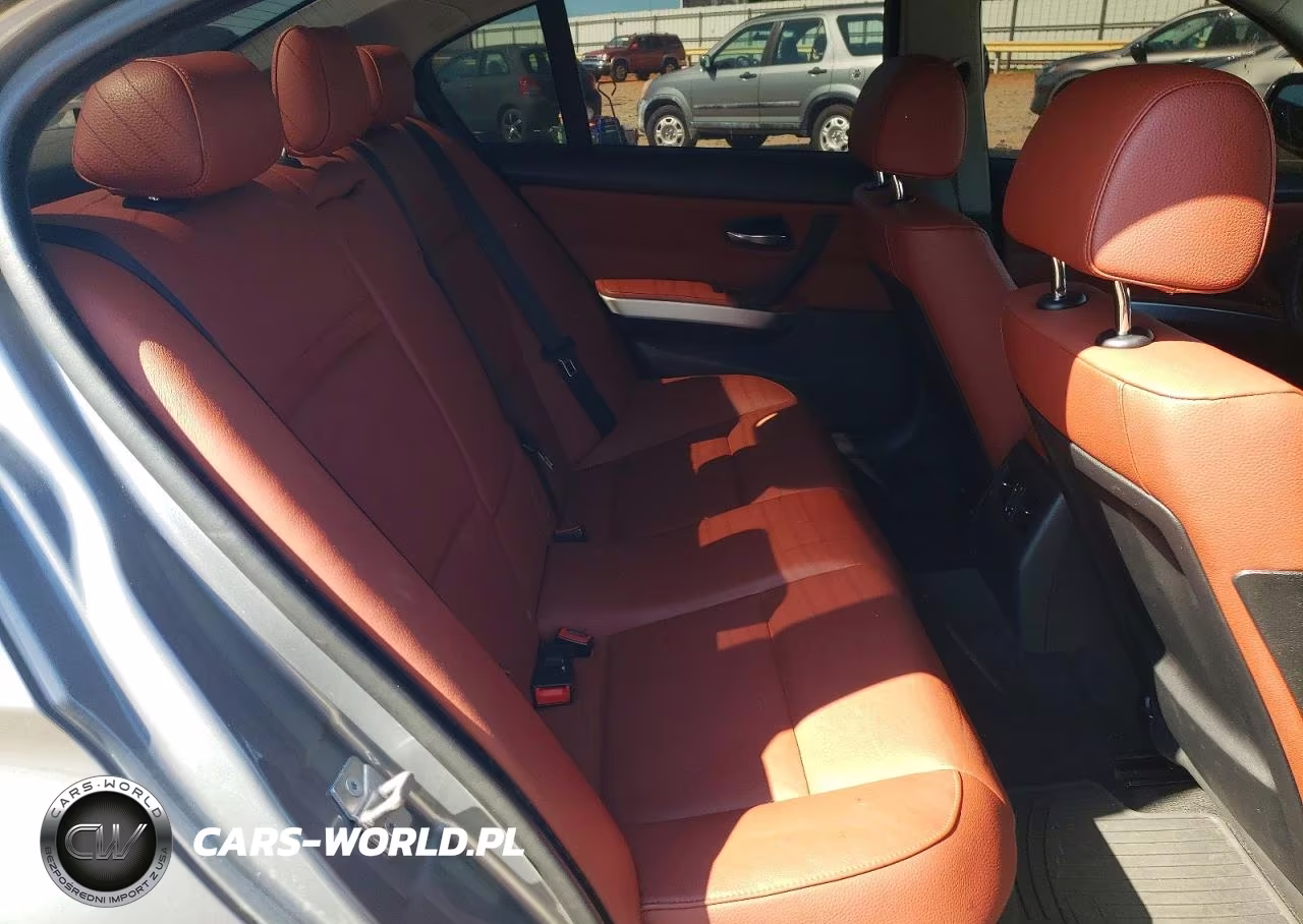 2010 BMW 335 Xi VIN:WBAPL3C54AA408878 - 10