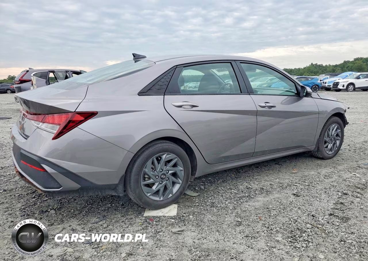 2024 Hyundai Elantra Sel VIN:KMHLM4DG1RU756924 - 3