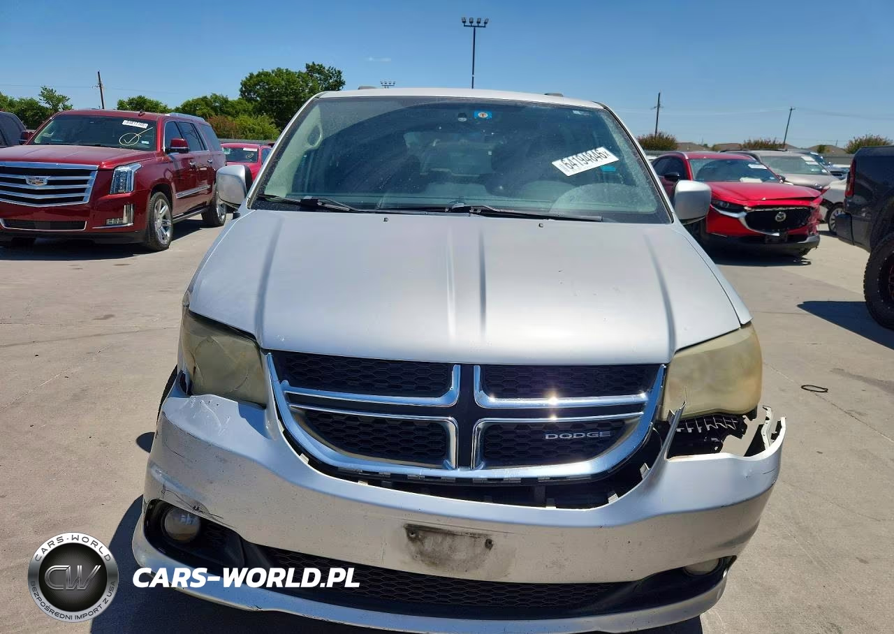 2011 Dodge Grand Caravan Crew VIN:2D4RN5DG4BR720670 - 5